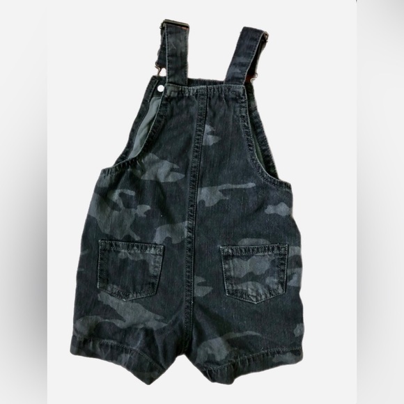 2/15• Denim camo overalls• Baby clothing•3-6 M - Picture 4 of 7